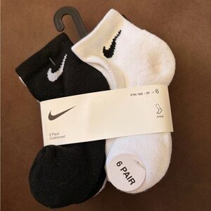 Nike Black and White Cushioned Ankle Socks - 6 Pair